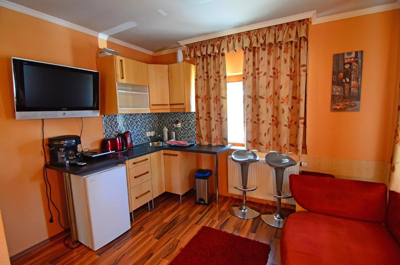 Medora Park - Bagolyvar Apartmanhaz Gardony Exterior photo