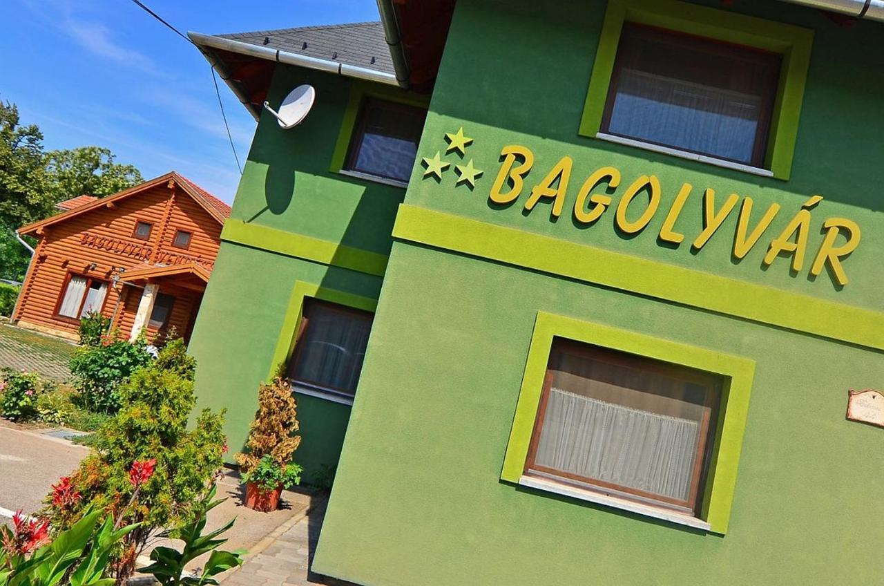 Medora Park - Bagolyvar Apartmanhaz Gardony Exterior photo